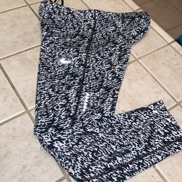 Nike Leggings - Picture 1 of 10